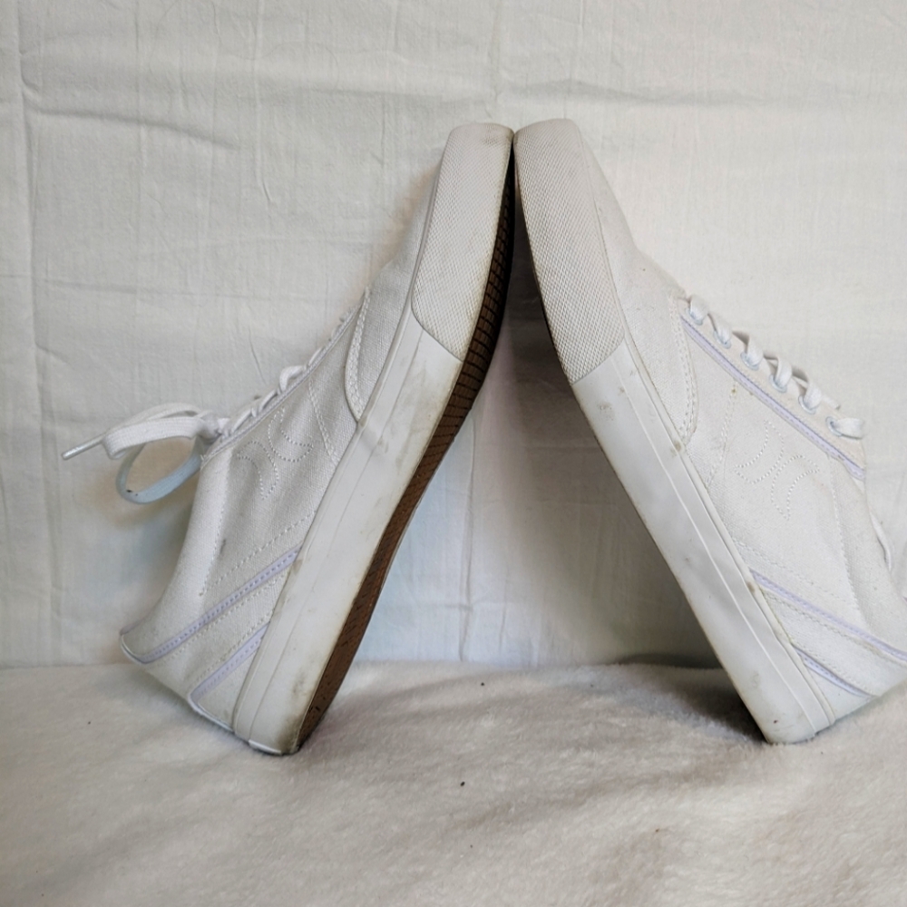 Hurley Mens Size 8.5 White Skate Sneakers With Box- Worn Once For A Wedding